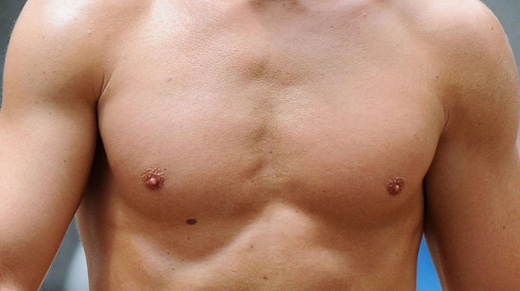 Xem bói nốt ruồi ở ngực đàn ông mang ý nghĩa gì
